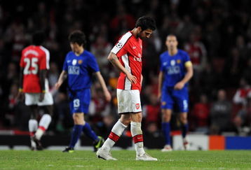 LONDON, ENGLAND - MAY 05:  Cesc Fabregas of Arsenal looks towards the ground during the UEFA Champions League Semi Final Second Leg match between Arsenal and Manchester United at Emirates Stadium on May 5, 2009 in London, England.  (Photo by Shaun Botterill/Getty Images)