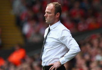 LIVERPOOL, UNITED KINGDOM - MAY 03:  Newcastle United Manager Alan Shearer looks on during the Barclays Premier League match between Liverpool and Newcastle United at Anfield on May 3, 2009 in Liverpool, England.  (Photo by Clive Brunskill/Getty Images)