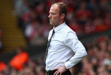 LIVERPOOL, UNITED KINGDOM - MAY 03:  Newcastle United Manager Alan Shearer looks on during the Barclays Premier League match between Liverpool and Newcastle United at Anfield on May 3, 2009 in Liverpool, England.  (Photo by Clive Brunskill/Getty Images)