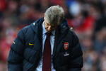 LONDON - FEBRUARY 21:  Manager of Arsenal Arsene Wenger looks dejected during the Barclays Premier League match between Arsenal and Sunderland at Emirates Stadium on February 21, 2009 in London, England.  (Photo by Phil Cole/Getty Images)