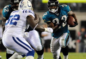 JACKSONVILLE, FL - DECEMBER 18:  Maurice Jones-Drew #32 of the Jacksonville Jaguars runs for yardage during the game against the Indianapolis Colts at Jacksonville Municipal Stadium on December 18, 2008 in Jacksonville, Florida.  (Photo by Sam Greenwood/Getty Images)