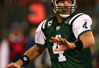 EAST RUTHERFORD, NJ - DECEMBER 28:  Brett Favre #4 of The New York Jets looks to pass against The Miami Dolphins during their game on December 28, 2008 at Giants Stadium in East Rutherford, New Jersey.  (Photo by Al Bello/Getty Images)