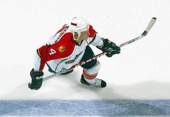 NEWARK, NJ - FEBRUARY 28:  Jay Bouwmeester #4 of the Florida Panthers warms up before playing the New Jersey Devils at the Prudential Center on February 28, 2009 in Newark, New Jersey. The Devils defeated the Panthers 7-2.  (Photo by Jim McIsaac/Getty Images)