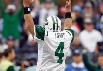 NASHVILLE, TN - NOVEMBER 23:  Quarterback Brett Favre #4 of the New York Jets celebrates during the game against the Tennessee Titans at LP Field on November 23, 2008 in Nashville, Tennessee. (Photo by Kevin C. Cox/Getty Images)