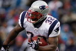 ORCHARD PARK, NY - DECEMBER 28:  LaMont Jordan #32 of the New England Patriots carries the ball during the game against the Buffalo Bills on December 28, 2008 at Ralph Wilson Stadium in Orchard Park, New York. (Photo by Rick Stewart/Getty Images)