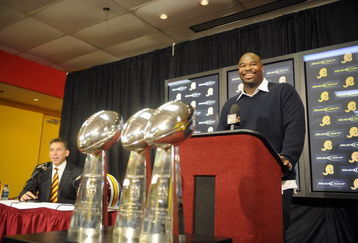 ASHBURN, VA - FEBRUARY 27:  Albert Haynesworth attends a press conference after signing a 7-year contract worth approximately $100 million with the Washington Redskins on February 27, 2009 at Redskins Park in Ashburn, Virginia.  (Photo by Mitchell Layton/Getty Images)