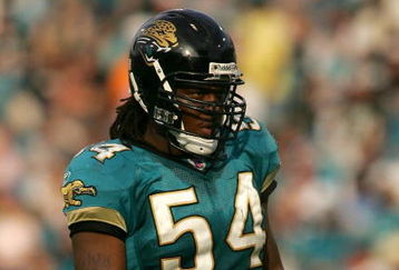 JACKSONVILLE, FL - NOVEMBER 18:  Mike Peterson #54 of the Jacksonville Jaguars lines up against the San Diego Chargers at Jacksonville Municipal Stadium on November 18, 2007 in Jacksonville, Florida.  The Jaguars won the game 24-17.  (Photo by Sam Greenwood/Getty Images)
