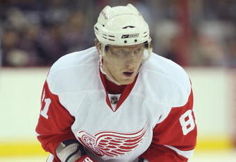 COLUMBUS, OHIO - APRIL 23:  Marian Hossa #81 of the Detroit Red Wings waits for a faceoff against the Columbus Blue Jackets during Game Four of the Western Conference Quarterfinals of the 2009 Stanley Cup Playoffs on April 23, 2009 at the Nationwide Arena in Columbus, Ohio. The Red Wings defeated the Blue Jackets 6-5 on a late goal by Johan Franzen to eliminate the Blue Jackets 4 games to 0. (Photo by Claus Andersen/Getty Images