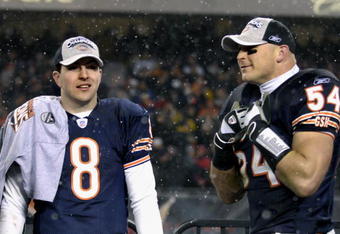 Chicago Bears quarterback Rex Grossman and linebacker Brian Urlacher during the NFC Championship game at Soldier Field in Chicago, Illinois on January 21, 2007.  (Photo by Al Messerschmidt/Getty Images)