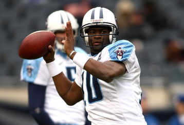 CHICAGO - NOVEMBER 09:  Vince Young #10 of the Tennessee Titans throws a pass during warm-ups against the Chicago Bears at Soldier Field on November 9, 2008 in Chicago, Illinois.  (Photo by Jonathan Ferrey/Getty Images)