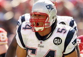 FOXBORO, MA - SEPTEMBER 7:  Tedy Bruschi #54 of the New England Patriots reacts after stopping Larry Johnson of the Kansas City Chiefs at Gillette Stadium September 7, 2008 in Foxboro, Massachusetts.  (Photo by Elsa/Getty Images)