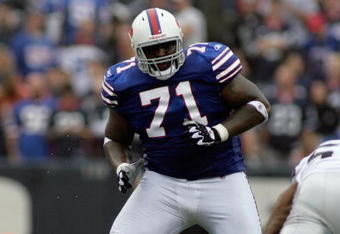 ORCHARD PARK, NY - SEPTEMBER 21:  Jason Peters #71 of the Buffalo Bills blocks during the game against the Oakland Raiders on September 21, 2008 at Ralph Wilson Stadium in Orchard Park, New York. (Photo by Rick Stewart/Getty Images)