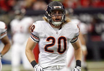 ATLANTA - OCTOBER 12:  Craig Steltz #20 of the Chicago Bears warms up before the game against the Atlanta Falcons at the Georgia Dome on October 12, 2008 in Atlanta, Georgia.  (Photo by Kevin C. Cox/Getty Images)