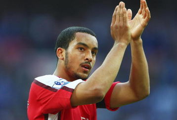 LONDON - APRIL 18:  Theo Walcott of Arsenal applauds the fans after the FA Cup sponsored by E.ON Semi Final match between Arsenal and Chelsea at Wembley Stadium on April 18, 2009 in London, England.  (Photo by Phil Cole/Getty Images)