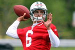 FLORHAM PARK, NJ - MAY 02:  Quarterback Mark Sanchez #6 of the New York Jets throws a pass during minicamp on May 2, 2009 at the Atlantic Health Jets Training Center in Florham Park, New Jersey.  (Photo by Jim McIsaac/Getty Images)