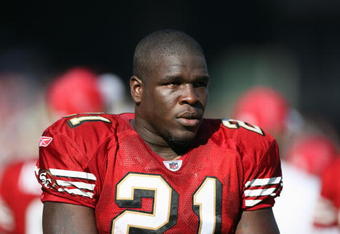 SAN FRANCISCO - NOVEMBER 16:  Frank Gore #21 of the San Francisco 49ers looks on during the game against the St. Louis Rams on November 16, 2008 at Candlestick Park in San Francisco, California. (Photo by Jed Jacobsohn/Getty Images)