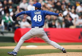 CHICAGO - APRIL 09:  Closing pitcher Joakim Soria #48 of the Kansas City Roayls throws a pitch against the Chicago White Sox at U.S. Cellular Field on April 9, 2009 in Chicago, Illinois.  (Photo by Jonathan Daniel/Getty Images)