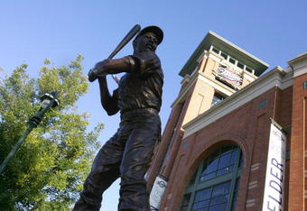 MILWAUKEE - OCTOBER 04:  A statue of Hall of Famer Hank Arron is seen outside of Miller Park prior to the Milwaukee Brewers playing against the Philadelphia Phillies in Game three of the NLDS during the 2008 MLB playoffs at Miller Park on October 4, 2008 in Milwaukee, Wisconsin.  (Photo by Jim McIsaac/Getty Images)
