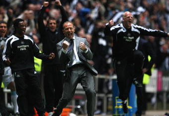 NEWCASTLE, UNITED KINGDOM - MAY 11:  Newcastle United Manager Alan Shearer celebrates his team's third goal during the Barclays Premier League match between Newcastle United and Middlesbrough at St James' Park on May 11, 2009 in Newcastle, England.  (Photo by Laurence Griffiths/Getty Images)