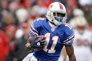 ORCHARD PARK, NY - NOVEMBER 30: Roscoe Parrish #11 of the Buffalo Bills returns a punt against the San Francisco 49ers  on November 30, 2008 at Ralph Wilson Stadium in Orchard Park, New York. The 49ers won10-3.  (Photo by Rick Stewart/Getty Images)
