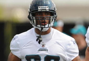 JACKSONVILLE, FL - MAY 1:  Running back Rashad Jennings #23 of the Jacksonville Jaguars runs upfield during a team mini-camp on May 1, 2009 on the practice fields at Jacksonville Municipal Stadium in Jacksonville, Florida.  (Photo by Al Messerschmidt/Getty Images)