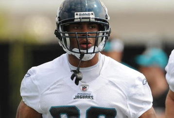 JACKSONVILLE, FL - MAY 1:  Running back Rashad Jennings #23 of the Jacksonville Jaguars runs upfield during a team mini-camp on May 1, 2009 on the practice fields at Jacksonville Municipal Stadium in Jacksonville, Florida.  (Photo by Al Messerschmidt/Getty Images)