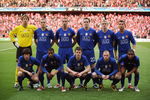 LONDON, ENGLAND - MAY 05:  Manchester United line up prior to the UEFA Champions League Semi Final Second Leg match between Arsenal and Manchester United at Emirates Stadium on May 5, 2009 in London, England.  (Photo by Shaun Botterill/Getty Images)