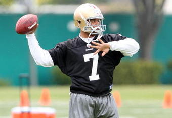 SANTA CLARA, CA - MAY 01:  Quarterback Nate Davis #7 of the San Francisco 49ers throws the ball during the 49ers Minicamp at their training facilities on May 1, 2009 in Santa Clara, California.  (Photo by Jed Jacobsohn/Getty Images)