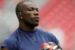 GLENDALE, AZ - OCTOBER 12:  Terrell Owens #81 of the Dallas Cowboys warms up before the game against the Arizona Cardinals at University of Phoenix Stadium on October 12, 2008 in Glendale, Arizona.  (Photo by Lisa Blumenfeld/Getty Images)