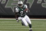 EAST RUTHERFORD, NJ - AUGUST 10:  Leon Washington #29 of the New York Jets runs the ball against the Atlanta Falcons on August 10, 2007 at Giants Stadium in East Rutherford, New Jersey.  (Photo by Jim McIsaac/Getty Images)