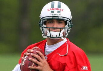 FLORHAM PARK, NJ - MAY 02:  Quarterback Mark Sanchez #6 of the New York Jets throws a pass during minicamp on May 2, 2009 at the Atlantic Health Jets Training Center in Florham Park, New Jersey.  (Photo by Jim McIsaac/Getty Images)