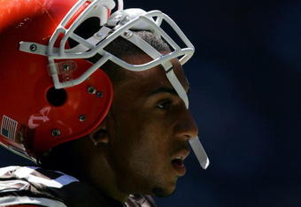 IRVING, TX - SEPTEMBER 19:  Tight end Kellen Winslow Jr. of the Cleveland Browns waits on the sidelines prior to the start against the Dallas Cowboys on September 19, 2004 at Texas Stadium in Irving, Texas.  (Photo by Ronald Martinez/Getty Images)