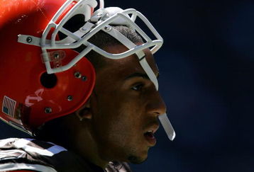 IRVING, TX - SEPTEMBER 19:  Tight end Kellen Winslow Jr. of the Cleveland Browns waits on the sidelines prior to the start against the Dallas Cowboys on September 19, 2004 at Texas Stadium in Irving, Texas.  (Photo by Ronald Martinez/Getty Images)