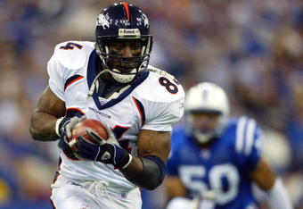 INDIANAPOLIS,IN - DECEMBER 21:   Shannon Sharpe #84 of the Denver Broncos catches a pass during the game against the Indianaplois Colts on December 21, 2003 at the RCA Dome in Indianapolis, Indiana.  (Photo by Andy Lyons/Getty Images)