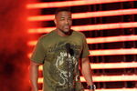 CULVER CITY, CA - DECEMBER 14:  UFC fighter Rashad Evans presents the Best Shooter award onstage at Spike TV's 2008 'Video Game Awards' held at Sony Pictures' Studios on December 14, 2008 in Culver City, California.  (Photo by Kevin Winter/Getty Images for Spike TV)