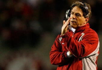 TUSCALOOSA, AL - NOVEMBER 15:  Head coach Nick Saban of the Alabama Crimson Tide talks to his defense against the Mississippi State Bulldogs during the game at Bryant-Denny Stadium on November 15, 2008 in Tuscaloosa, Alabama.  (Photo by Kevin C. Cox/Getty Images)