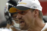 Pittsburgh Steelers coach Bill Cowher directs play  against the Arizona Cardinals August 12, 2006.  The Cardinals opened a new stadium in Glendale, Arizona and won 21 - 13.  (Photo by Al Messerschmidt/Getty Images)