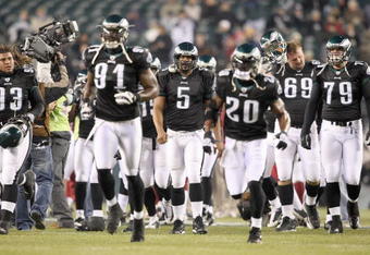 PHILADELPHIA - NOVEMBER 27:  Quarterback Donovan McNabb #5 of the Philadelphia Eagles walks off the field with his team during the game against the Arizona Cardinals at Lincoln Financial Field on November 27, 2008 in Philadelphia, Pennsylvania. (Photo by: Nick Laham/Getty Images)