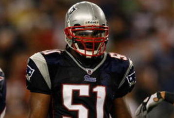 FOXBORO, MA - AUGUST 22: John Lynch #47, Jerod Mayo #51, and Tedy Bruschi #54 of the New England Patriots take a breather against the Philadelphia Eagles during preseason action at Gillette Stadium on August 22, 2008 in Foxboro, Massachusetts. (Photo by Jim Rogash/Getty Images)