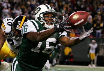 EAST RUTHERFORD, NJ - NOVEMBER 18: Brad Smith #16 of the New York Jets can't hold on to the ball in the endzone late in the fourth quarter as Deshea Townsend #26 of the Pittsburgh Steelers defends at Giants Stadium November 18, 2007 in East Rutherford, New Jersey. The Jets defeated the Steelers 19-16 in overtime.  (Photo by Jim McIsaac/Getty Images)