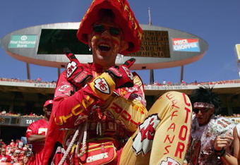 KANSAS CITY, MO - OCTOBER 1:  A Kansas City Chiefs fan cheers during the game against the San Francisco 49ers at Arrowhead Stadium on October 1, 2006 in Kansas City, Missouri. The Chiefs defeated the Niners 41-0.  (Photo by Doug Pensinger/Getty Images)