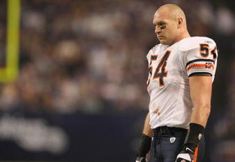 MINNEAPOLIS - DECEMBER 17: Brian Urlacher #54 of the Chicago Bears watches the action from the sideline during the game against the Minnesota Vikings at the Hubert H. Humphrey Metrodome on December 17, 2007 in Minneapolis, Minnesota. (Photo by Jonathan Daniel/Getty Images) 