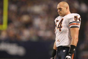 MINNEAPOLIS - DECEMBER 17: Brian Urlacher #54 of the Chicago Bears watches the action from the sideline during the game against the Minnesota Vikings at the Hubert H. Humphrey Metrodome on December 17, 2007 in Minneapolis, Minnesota. (Photo by Jonathan Daniel/Getty Images) 