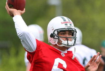 FLORHAM PARK, NJ - MAY 02:  Quarterback Mark Sanchez #6 of the New York Jets throws a pass during minicamp on May 2, 2009 at the Atlantic Health Jets Training Center in Florham Park, New Jersey.  (Photo by Jim McIsaac/Getty Images)