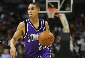 CHARLOTTE, NC - FEBRUARY 22:  Kevin Martin #23 of the Sacramento Kings moves the ball against the Charlotte Bobcats during the game at Bobcats Arena on February 22, 2008 in Charlotte, North Carolina. The Kings won 116-115.  NOTE TO USER: User expressly acknowledges and agrees that, by downloading and or using this photograph, User is consenting to the terms and conditions of the Getty Images License Agreement. (Photo by Streeter Lecka/Getty Images)