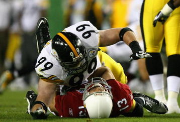 TAMPA, FL - FEBRUARY 01:  Kurt Warner #13 of the Arizona Cardinals gets hit by Brett Keisel #99 of the Pittsburgh Steelers during Super Bowl XLIII on February 1, 2009 at Raymond James Stadium in Tampa, Florida.  (Photo by Al Bello/Getty Images)