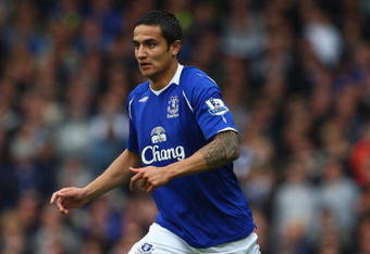 LIVERPOOL, ENGLAND - MAY 09: Tim Cahill of Everton in action during the Barclays Premier League Match between Everton and Tottenham Hotspur at Goodison Park on May 9, 2009 in Liverpool, England.  (Photo by Laurence Griffiths/Getty Images)