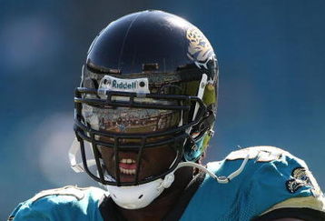 JACKSONVILLE, FL - OCTOBER 26:  Derrick Harvey #91 of the Jacksonville Jaguars  in a game against the Cleveland Browns at Jacksonville Muncipal Stadium on October 26, 2008 in Jacksonville, Florida.  (Photo by Sam Greenwood/Getty Images)