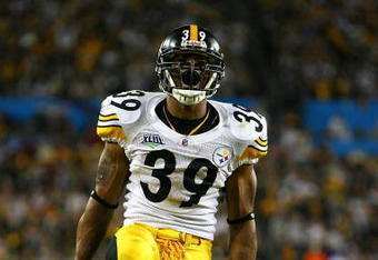 TAMPA, FL - FEBRUARY 01:  Running back Willie Parker #39 of the Pittsburgh Steelers reacts against the Arizona Cardinals during Super Bowl XLIII on February 1, 2009 at Raymond James Stadium in Tampa, Florida. Steelers won 27-23.  (Photo by Al Bello/Getty Images)