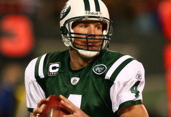 EAST RUTHERFORD, NJ - DECEMBER 28:  Brett Favre #4 of The New York Jets looks to pass against The Miami Dolphins during their game on December 28, 2008 at Giants Stadium in East Rutherford, New Jersey.  (Photo by Al Bello/Getty Images)